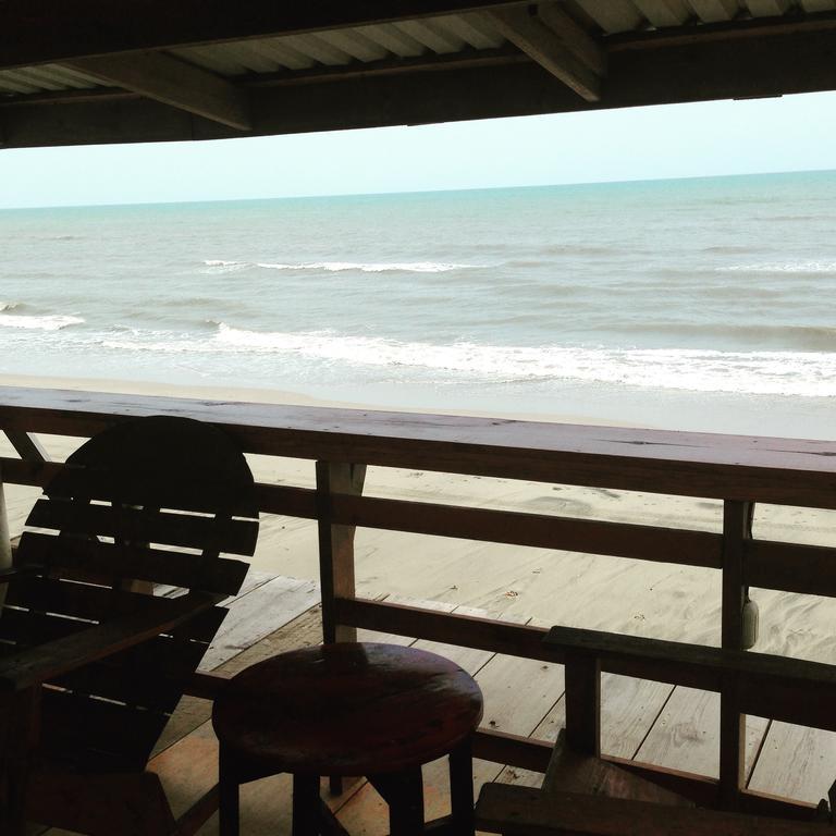La Delphina Bed And Breakfast Bar And Grill La Ceiba Eksteriør billede
