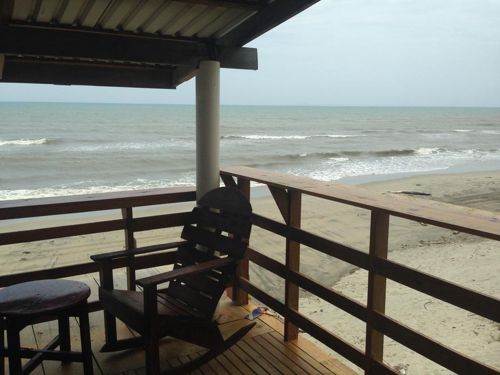 La Delphina Bed And Breakfast Bar And Grill La Ceiba Eksteriør billede