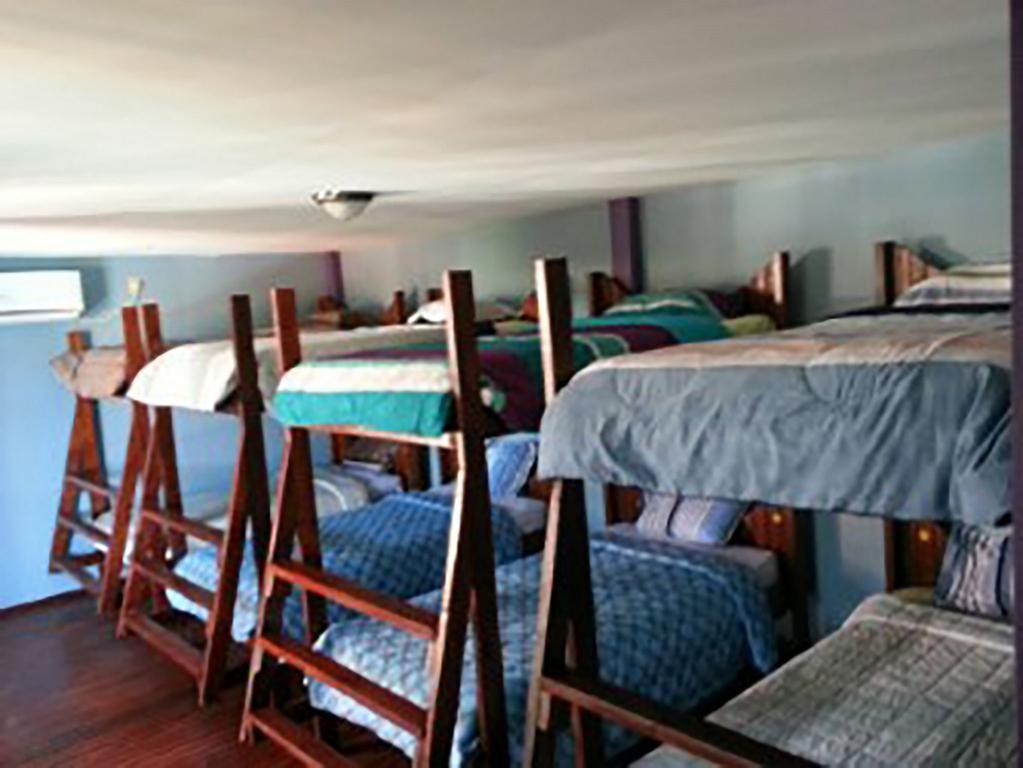 La Delphina Bed And Breakfast Bar And Grill La Ceiba Eksteriør billede